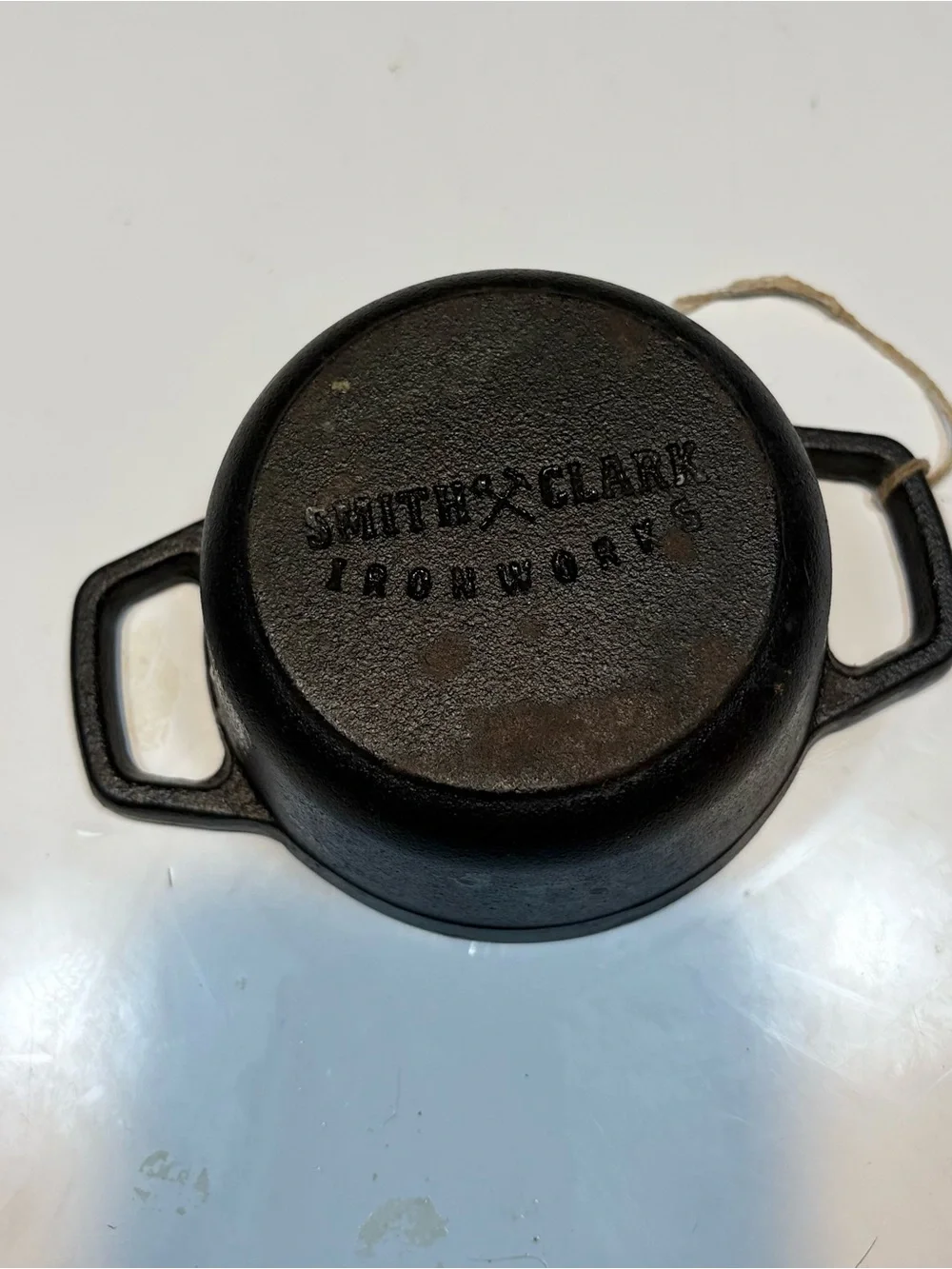 Smith & Clark Ironworks 10 oz Pre-Seasoned Cast Iron Mini Dutch Oven